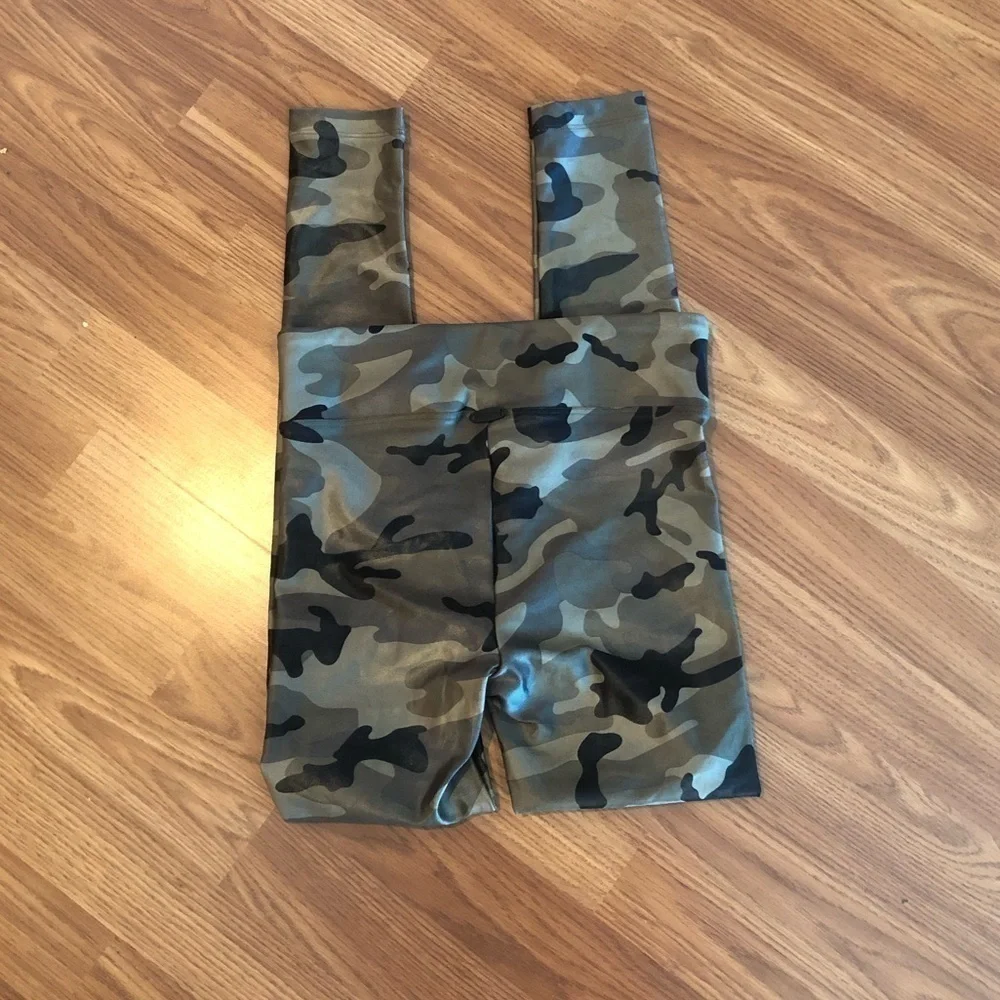 Koral Lustrous High Rise Leggings In Camo Size S